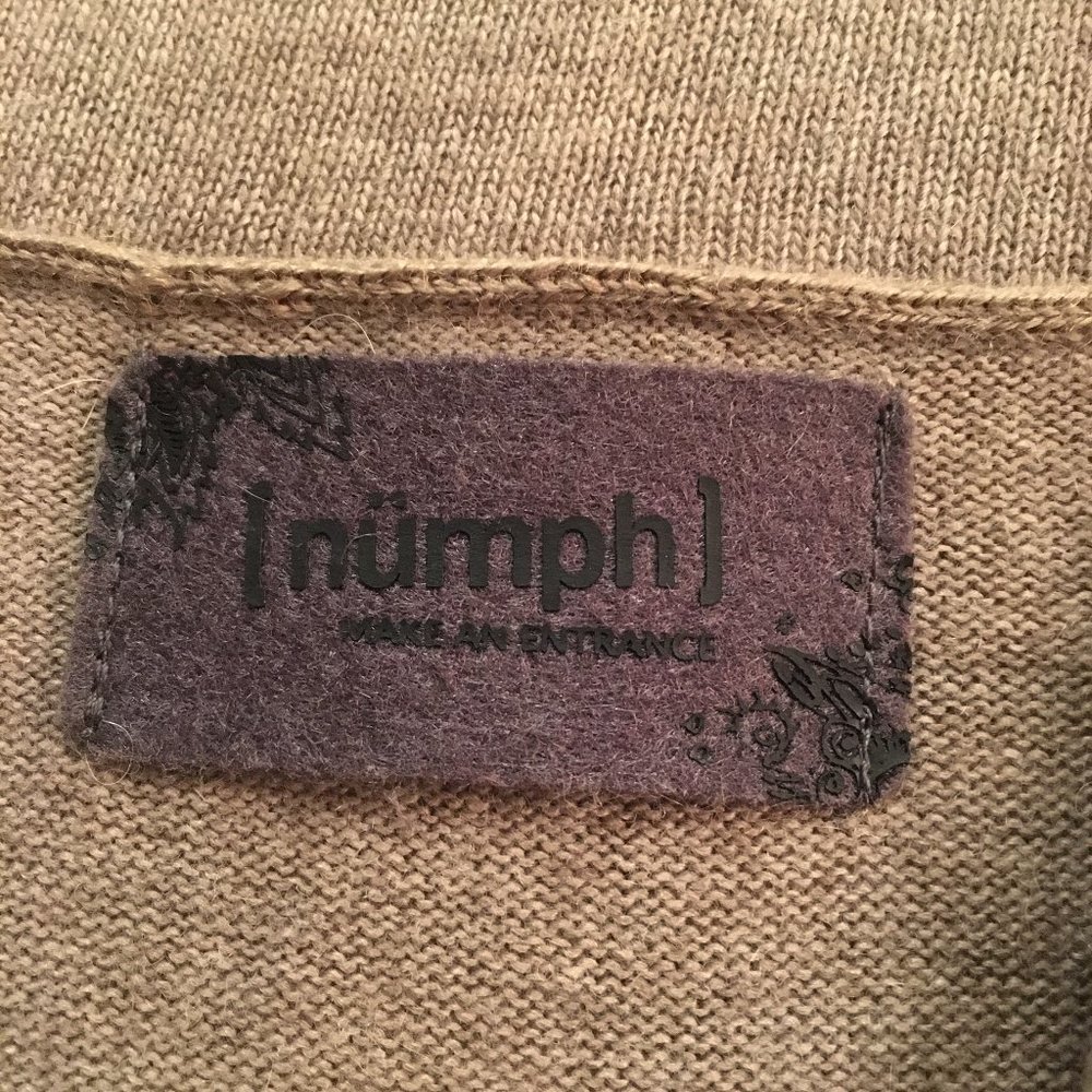 NÜMPH - Turtle Sweater - Picture 4 of 12